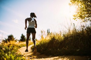 Woman trail running, EXERCISE